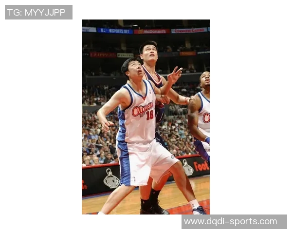 王治郅与姚明私下交流的友谊故事与篮球梦想的碰撞